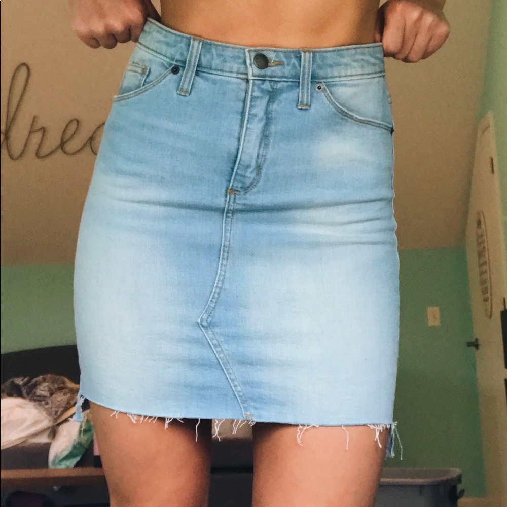 Never worn fashion nova jean skirt!!!